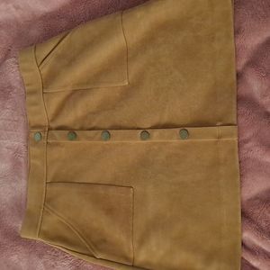brown skirt with pockets